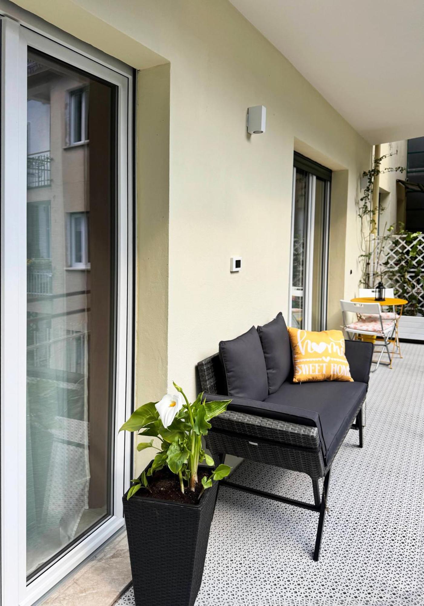 New Apartment In Historical Center Near Lake Riva del Garda Exterior foto